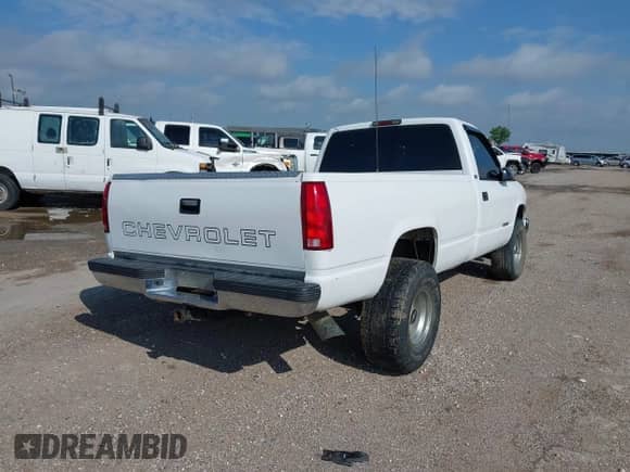 1997 Chevrolet Silverado 2500 with VIN 1GCGC24R1VZ174933, listed as a IAAI auction lot 42198722 with 231,645 mi miles and . Bid and sale history available at DreamBid. Image 4.