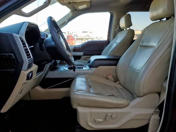 2016 Ford F-150 XLT z VIN 1FTEW1EG2GKF18576, wystawiony jako Copart lot #90519065 z przebiegiem 158 283 mil mil oraz Czysty tytuł • Clean title. Historia ofert i sprzedaży dostępna na DreamBid. Obrazek 7.