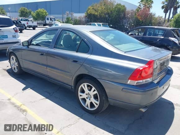 2007 Volvo S60 2.5L Turbo с VIN YV1RH592772606230, выставлен на аукционе IAAI как лот 42850053 с пробегом 166 054 миль миль и . История ставок и продаж доступна на DreamBid. Изображение 3.