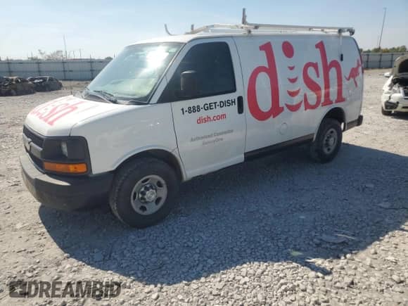 2015 Chevrolet Express Cargo with VIN 1GCWGFCF0F1212991, listed as a Copart auction lot 81043385 with 286,399 mi miles and Clean title. Bid and sale history available at DreamBid. Image 1.