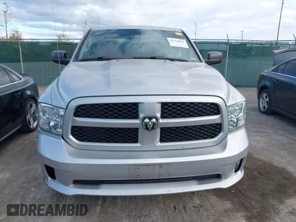 2014 Ram 1500 Express z VIN 1C6RR7KT2ES466903, wystawiony jako IAAI lot #43554642 z przebiegiem 142 109 mil mil oraz . Historia ofert i sprzedaży dostępna na DreamBid. Obrazek 12.