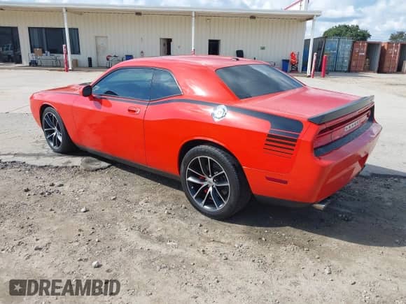 2009 Dodge Challenger SRT-8 with VIN 2B3LJ74W89H581856, listed as a IAAI auction lot 43402204 with 93,540 mi miles and . Bid and sale history available at DreamBid. Image 3.