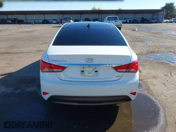 2014 Hyundai Sonata SE z VIN 5NPEC4AC0EH820702, wystawiony jako IAAI lot #43496052 z przebiegiem 134 812 mil mil oraz . Historia ofert i sprzedaży dostępna na DreamBid. Obrazek 16.