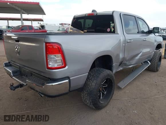 2019 Ram 1500 Big Horn with VIN 1C6RREFT4KN828335, listed as a IAAI auction lot 42170532 with 76,593 mi miles and . Bid and sale history available at DreamBid. Image 4.