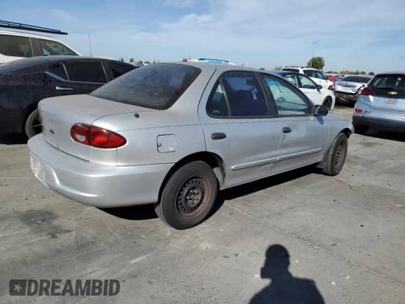 2001 Chevrolet Cavalier z VIN 1G1JC524717277609, wystawiony jako Copart lot #77075584 z przebiegiem 211 562 mil mil oraz Szkoda całkowita • Salvage title. Historia ofert i sprzedaży dostępna na DreamBid. Obrazek 3.