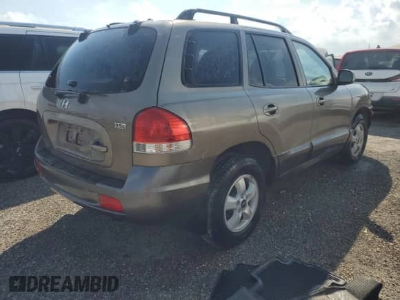 2005 Hyundai Santa Fe GLS с VIN KM8SC13E65U996817, выставлен на аукционе Copart как лот 73829854 с пробегом 51 637 миль миль и На запчасти • Non repairable. История ставок и продаж доступна на DreamBid. Изображение 3.