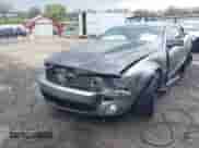 2009 Ford Mustang Shelby GT500 z VIN 1ZVHT88S595137432, wystawiony jako IAAI lot #41941872 z przebiegiem 118 011 mil mil oraz . Historia ofert i sprzedaży dostępna na DreamBid. Obrazek 6.