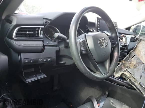 2021 Toyota Camry SE z VIN 4T1S11AKXMU459476, wystawiony jako Copart lot #59846255 z przebiegiem Nie podano mil oraz Szkoda całkowita • Salvage title. Historia ofert i sprzedaży dostępna na DreamBid. Obrazek 8.