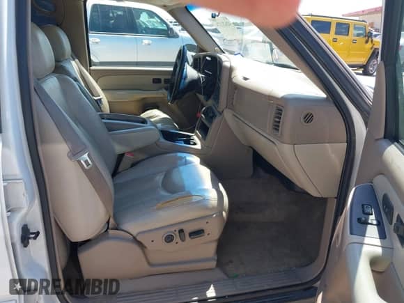 2003 Chevrolet Tahoe LT с VIN 1GNEC13Z73R298437, выставлен на аукционе IAAI как лот 42621174 с пробегом 227 552 миль миль и . История ставок и продаж доступна на DreamBid. Изображение 5.