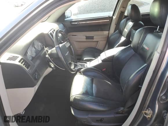 2006 Chrysler 300 C SRT-8 с VIN 2C3LA73W76H508574, выставлен на аукционе Copart как лот 69081025 с пробегом 196 734 миль миль и Чистый • Clean title. История ставок и продаж доступна на DreamBid. Изображение 7.