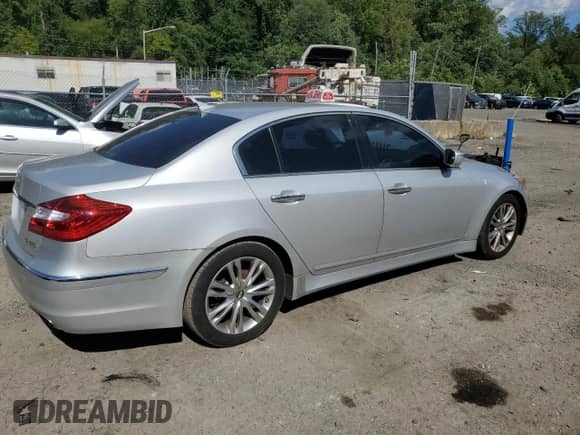 2014 Hyundai Genesis 3.8L с VIN KMHGC4DD7EU264483, выставлен на аукционе Copart как лот 70562475 с пробегом 155 856 миль миль и Чистый • Clean title. История ставок и продаж доступна на DreamBid. Изображение 3.