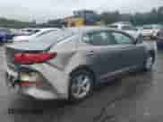 2015 Kia Optima LX z VIN 5XXGM4A70FG511768, wystawiony jako Copart lot #64061395 z przebiegiem 99 365 mil mil oraz Szkoda całkowita • Salvage title. Historia ofert i sprzedaży dostępna na DreamBid. Obrazek 3.