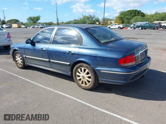 2005 Hyundai Sonata GLS z VIN KMHWF35H35A101023, wystawiony jako IAAI lot #43473824 z przebiegiem 250 449 mil mil oraz . Historia ofert i sprzedaży dostępna na DreamBid. Obrazek 3.