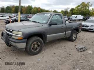 1999 Chevrolet Silverado 1500 с VIN 1GCEK14V5XZ124718, выставлен на аукционе Copart как лот 72645484 с пробегом Не указан миль и Списание • Salvage title. История ставок и продаж доступна на DreamBid. Изображение 1.