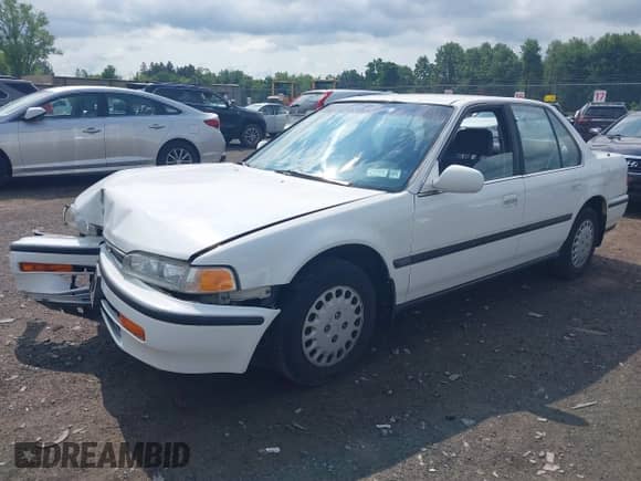 1992 Honda Accord with VIN 1HGCB765XNA045324, listed as a IAAI auction lot 42646903 with 160,096 mi miles and . Bid and sale history available at DreamBid. Image 17.
