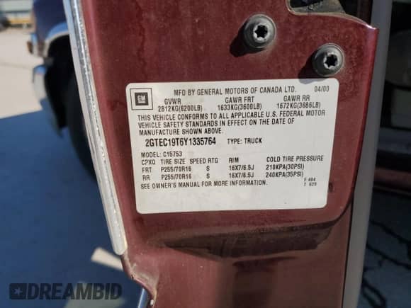 2000 GMC Sierra 1500 SLE with VIN 2GTEC19T6Y1335764, listed as a Copart auction lot 42449015 with 115,976 mi miles and Salvage title. Bid and sale history available at DreamBid. Image 12.