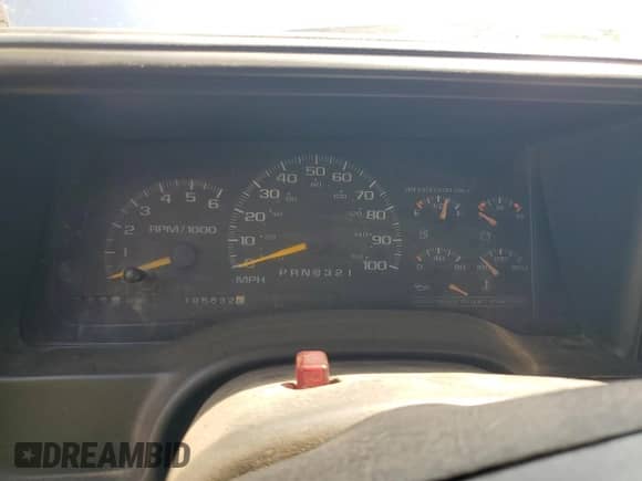 1997 Chevrolet Silverado 1500 z VIN 1GCEK14M4VZ166799, wystawiony jako Copart lot #69846415 z przebiegiem 195 832 mil mil oraz Szkoda całkowita • Salvage title. Historia ofert i sprzedaży dostępna na DreamBid. Obrazek 9.