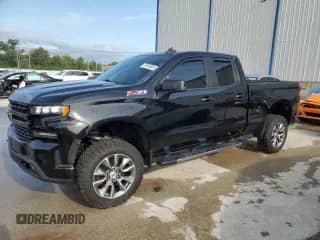 2020 Chevrolet Silverado 1500 RST z VIN 1GCVYEET4LZ211765, wystawiony jako Copart lot #67934885 z przebiegiem 114 084 mil mil oraz Szkoda całkowita • Salvage title. Historia ofert i sprzedaży dostępna na DreamBid. Obrazek 1.