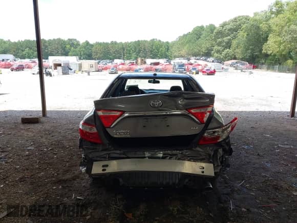 2016 Toyota Camry XLE с VIN 4T1BF1FK6GU605354, выставлен на аукционе IAAI как лот 42938745 с пробегом 61 398 миль миль и . История ставок и продаж доступна на DreamBid. Изображение 17.