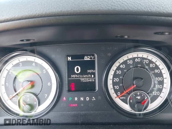 2018 Ram 1500 Tradesman с VIN 1C6RR7FT8JS198590, выставлен на аукционе IAAI как лот 42712642 с пробегом 75 284 миль миль и . История ставок и продаж доступна на DreamBid. Изображение 7.