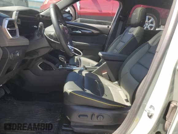 2024 Chevrolet TrailBlazer ACTIV z VIN KL79MVSLXRB143195, wystawiony jako Copart lot #57682535 z przebiegiem 35 080 mil mil oraz Szkoda całkowita • Salvage title. Historia ofert i sprzedaży dostępna na DreamBid. Obrazek 7.