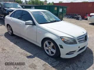 2011 Mercedes-Benz C 300 Sport z VIN WDDGF5EB9BR161231, wystawiony jako IAAI lot #43122279 z przebiegiem 173 718 mil mil oraz . Historia ofert i sprzedaży dostępna na DreamBid. Obrazek 1.