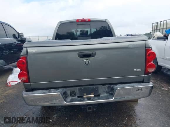 2007 Dodge 1500 SLT z VIN 3D7KR19D57G736423, wystawiony jako IAAI lot #42145607 z przebiegiem 298 274 mil mil oraz . Historia ofert i sprzedaży dostępna na DreamBid. Obrazek 16.