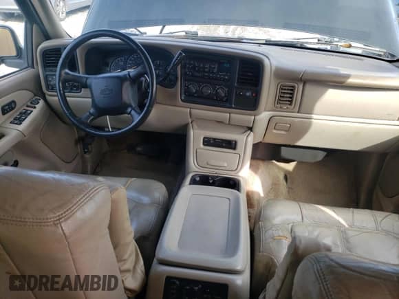 2002 Chevrolet Suburban LS с VIN 3GNEC16ZX2G307061, выставлен на аукционе Copart как лот 55502485 с пробегом Не указан миль и На запчасти • Non repairable. История ставок и продаж доступна на DreamBid. Изображение 8.