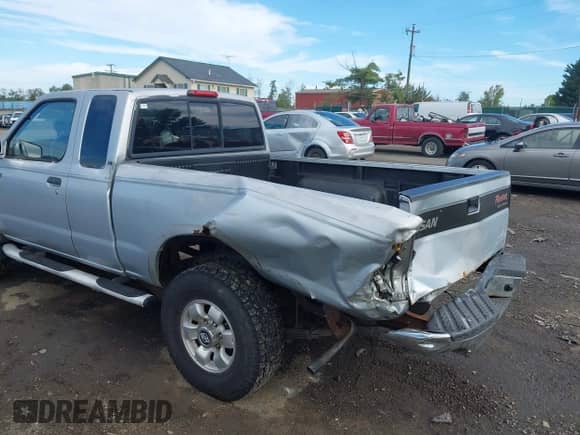 2000 Nissan Frontier XE with VIN 1N6ED26T9YC303924, listed as a IAAI auction lot 43309707 with 161,653 mi miles and . Bid and sale history available at DreamBid. Image 6.