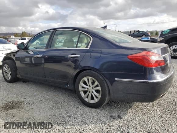 2012 Hyundai Genesis 3.8L z VIN KMHGC4DD1CU205264, wystawiony jako Copart lot #85598175 z przebiegiem 154 917 mil mil oraz Szkoda całkowita • Salvage title. Historia ofert i sprzedaży dostępna na DreamBid. Obrazek 2.