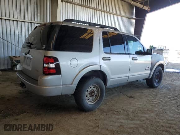 2007 Ford Explorer XLT с VIN 1FMEU63877UB47073, выставлен на аукционе Copart как лот 50389145 с пробегом 189 993 миль миль и Чистый • Clean title. История ставок и продаж доступна на DreamBid. Изображение 3.