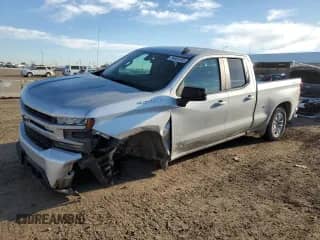 2019 Chevrolet Silverado 1500 RST с VIN 1GCRYEED3KZ354294, выставлен на аукционе Copart как лот 84603485 с пробегом 88 801 миль миль и Списание • Salvage title. История ставок и продаж доступна на DreamBid. Изображение 1.