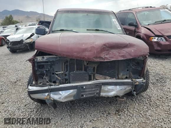 1998 Chevrolet Silverado 2500 с VIN 1GCGK29R0WE209238, выставлен на аукционе Copart как лот 65289165 с пробегом 141 791 миль миль и Списание • Salvage title. История ставок и продаж доступна на DreamBid. Изображение 5.