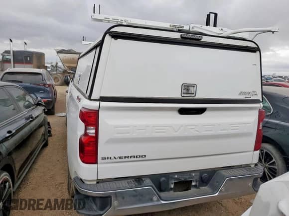 2021 Chevrolet Silverado 1500 Work Truck with VIN 3GCNYAEH8MG475996, listed as a Copart auction lot 80923015 with 130,707 mi miles and Clean title. Bid and sale history available at DreamBid. Image 6.