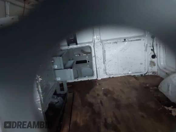 2005 Chevrolet Astro Cargo z VIN 1GCDM19X75B132325, wystawiony jako IAAI lot #41855931 z przebiegiem Nie podano mil oraz . Historia ofert i sprzedaży dostępna na DreamBid. Obrazek 8.