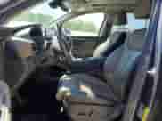 2022 Hyundai Santa Fe Limited z VIN KM8S7DA21NU042488, wystawiony jako Copart lot #56422664 z przebiegiem 30 647 mil mil oraz . Historia ofert i sprzedaży dostępna na DreamBid. Obrazek 7.