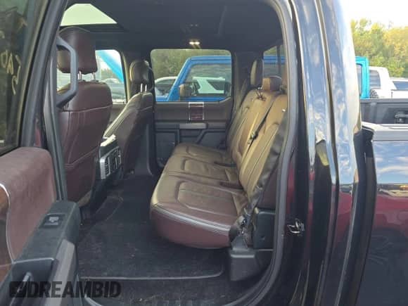 2015 Ford F-150 XL z VIN 1FTEW1EF0FFC02706, wystawiony jako Copart lot #86410405 z przebiegiem 251 292 mil mil oraz Czysty tytuł • Clean title. Historia ofert i sprzedaży dostępna na DreamBid. Obrazek 6.