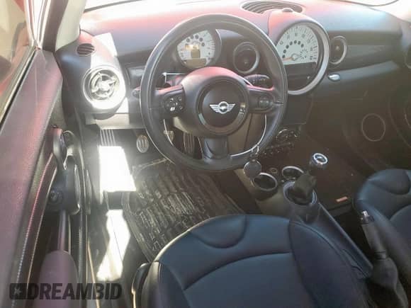 2012 MINI Hardtop S с VIN WMWSV3C56CTY28508, выставлен на аукционе Copart как лот 57434945 с пробегом 104 182 миль миль и Чистый • Clean title. История ставок и продаж доступна на DreamBid. Изображение 8.