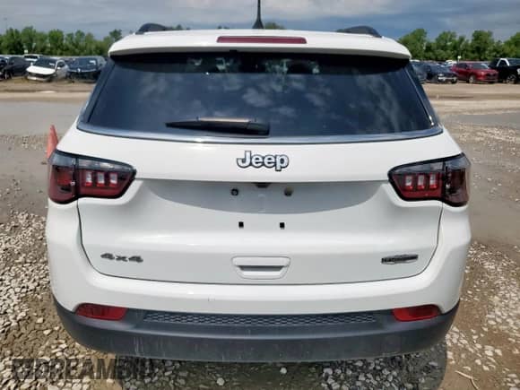 2024 Jeep Compass Latitude Lux с VIN 3C4NJDFN4RT149931, выставлен на аукционе Copart как лот 69669565 с пробегом 3 204 миль миль и Списание • Salvage title. История ставок и продаж доступна на DreamBid. Изображение 6.