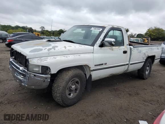 1996 Dodge 1500 с VIN 1B7HC16Z2TS571133, выставлен на аукционе Copart как лот 71982594 с пробегом 233 135 миль миль и Списание • Salvage title. История ставок и продаж доступна на DreamBid. Изображение 1.