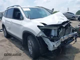 2023 Honda Passport TrailSport с VIN 5FNYF8H62PB043341, выставлен на аукционе IAAI как лот 42410337 с пробегом 20 695 миль миль и . История ставок и продаж доступна на DreamBid. Изображение 1.