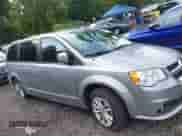 2019 Dodge Grand Caravan SE z VIN 2C4RDGBG5KR805516, wystawiony jako IAAI lot #42680617 z przebiegiem 45 585 mil mil oraz . Historia ofert i sprzedaży dostępna na DreamBid. Obrazek 13.