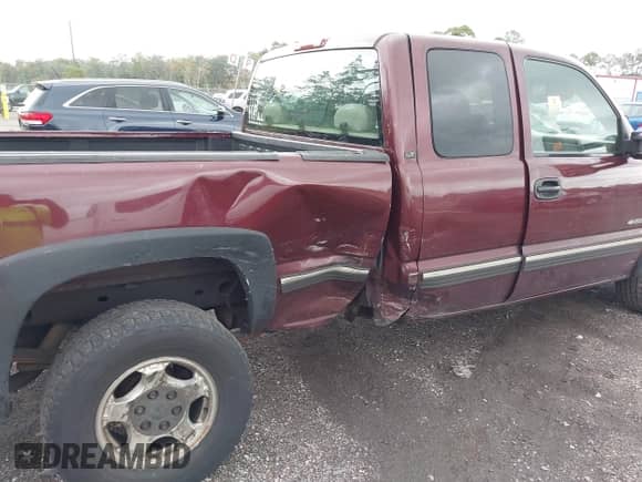 2002 Chevrolet Silverado 1500 LS with VIN 2GCEC19T221350852, listed as a IAAI auction lot 43544921 with 300,174 mi miles and . Bid and sale history available at DreamBid. Image 6.