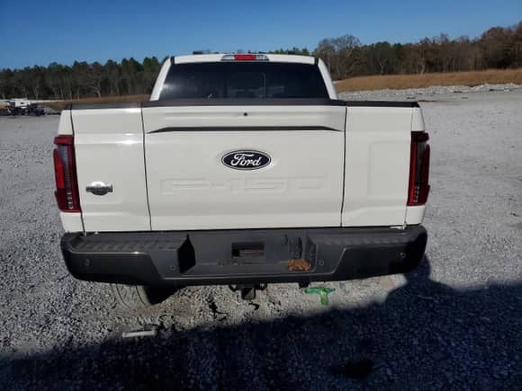 2024 Ford F-150 King Ranch с VIN 1FTFW6LD8RFB74712, выставлен на аукционе Copart как лот 85936714 с пробегом 5 920 миль миль и Списание • Salvage title. История ставок и продаж доступна на DreamBid. Изображение 6.