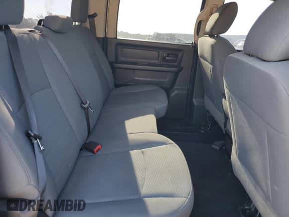 2018 Ram 1500 Express z VIN 1C6RR6KT6JS101158, wystawiony jako Copart lot #81454675 z przebiegiem 92 347 mil mil oraz Czysty tytuł • Clean title. Historia ofert i sprzedaży dostępna na DreamBid. Obrazek 10.