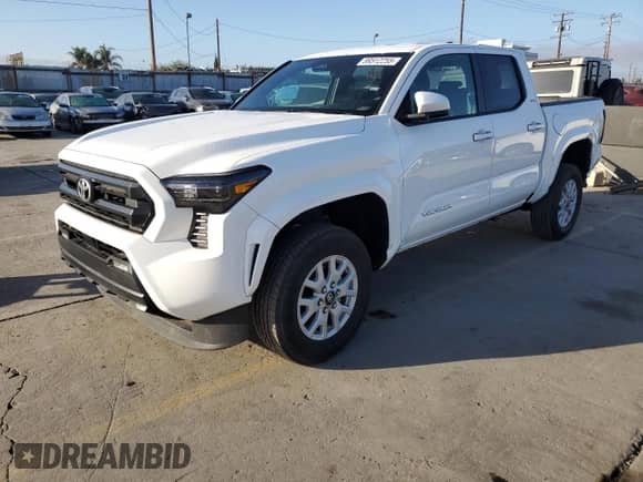 2024 Toyota Tacoma SR5 с VIN 3TYKB5FN6RT008427, выставлен на аукционе Copart как лот 89512255 с пробегом 36 967 миль миль и Чистый • Clean title. История ставок и продаж доступна на DreamBid. Изображение 1.
