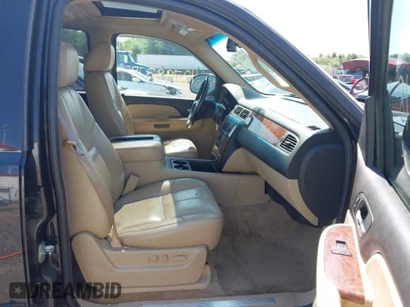 2007 Chevrolet Tahoe LTZ с VIN 1GNFK13017J166366, выставлен на аукционе IAAI как лот 42798218 с пробегом 226 886 миль миль и . История ставок и продаж доступна на DreamBid. Изображение 5.