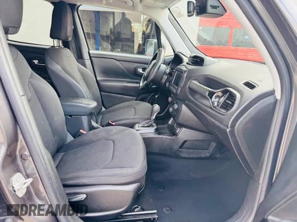 2018 Jeep Renegade Latitude with VIN ZACCJABB7JPG91991, listed as a Copart auction lot 84046085 with 143,288 mi miles and Clean title. Bid and sale history available at DreamBid. Image 5.