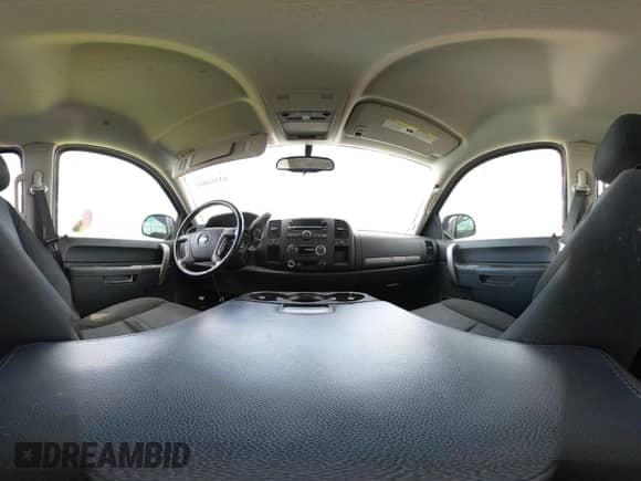 2011 Chevrolet Silverado 1500 LT with VIN 3GCPCSE09BG101854, listed as a IAAI auction lot 43316643 with 206,759 mi miles and . Bid and sale history available at DreamBid. Image 18.