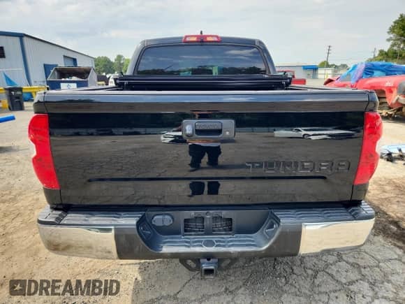 2020 Toyota Tundra SR5 with VIN 5TFEY5F12LX267034, listed as a Copart auction lot 84702905 with 37,338 mi miles and Salvage title. Bid and sale history available at DreamBid. Image 6.